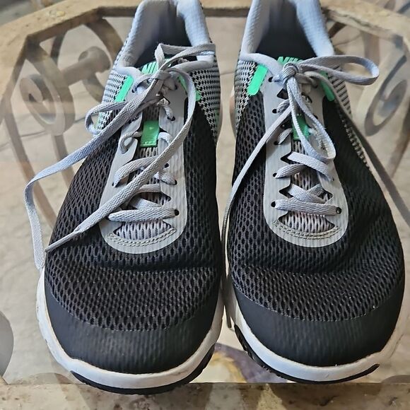 Men's Nike Black and Mint Green Running Shoes Size 10.5 - Picture 3 of 11